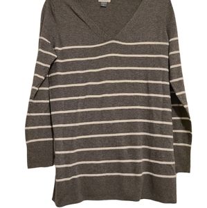 Old Navy V neck sweater